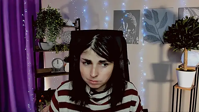 Snapshot of MartaEdams chatting on 02-10-26, 06:28 MartaEdams online show from 02-10-26, 06:28