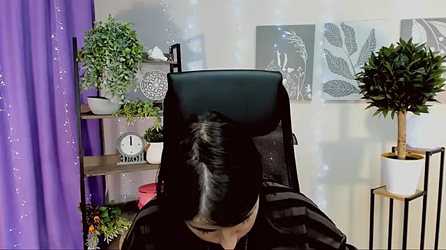 Snapshot of MartaEdams chatting on 02-12-26, 07:25 MartaEdams online show from 02-12-26, 07:25