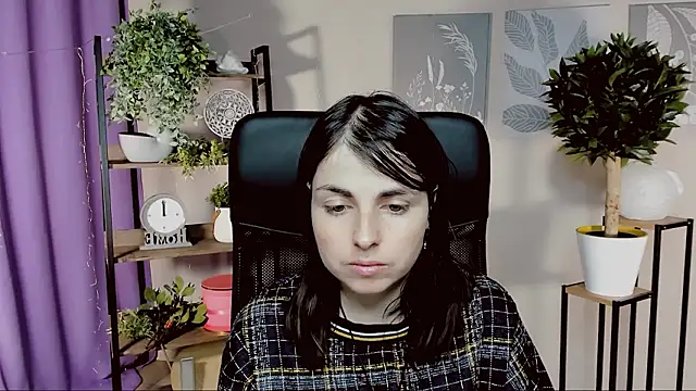 Snapshot of MartaEdams chatting on 03-10-26, 06:18 MartaEdams online show from 03-10-26, 06:18