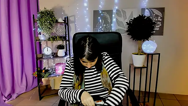 MartaEdams online show from 05-01-26, 06:07