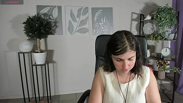 Snapshot of MartaEdams chatting on 06-28-26, 05:35 MartaEdams online show from 06-28-26, 05:35