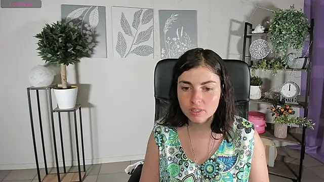 Snapshot of MartaEdams chatting on 06-30-26, 05:19 MartaEdams online show from 06-30-26, 05:19