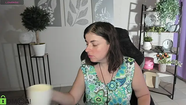 Snapshot of MartaEdams chatting on 07-10-26, 05:23 MartaEdams online show from 07-10-26, 05:23