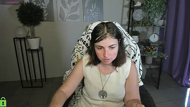 Snapshot of MartaEdams chatting on 07-15-26, 05:12 MartaEdams online show from 07-15-26, 05:12