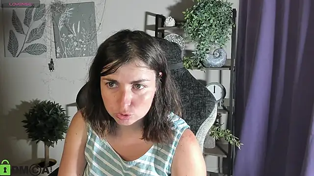 Snapshot of MartaEdams chatting on 07-29-26, 05:05 MartaEdams online show from 07-29-26, 05:05