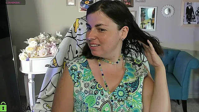 Snapshot of MartaEdams chatting on 08-03-26, 05:17 MartaEdams online show from 08-03-26, 05:17