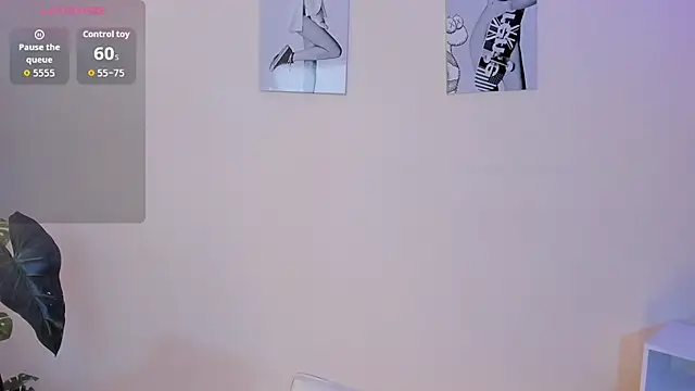 Snapshot of SamayRyann chatting on 10-20-25, 12:49 SamayRyann online show from 10-20-25, 12:49