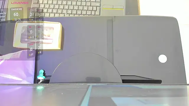 Snapshot of SamayRyann chatting on 11-21-25, 07:56 SamayRyann online show from 11-21-25, 07:56