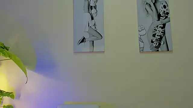 Snapshot of SamayRyann chatting on 12-17-25, 01:17 SamayRyann online show from 12-17-25, 01:17