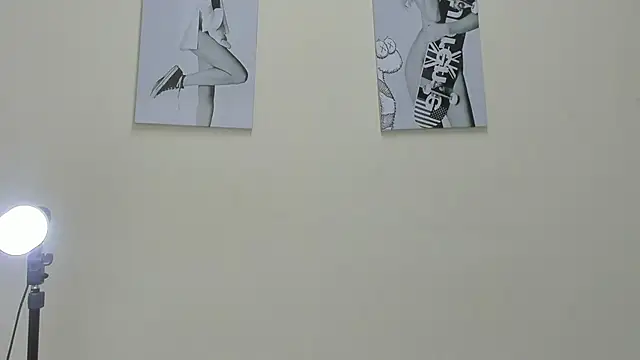 Snapshot of SamayRyann chatting on 01-09-26, 01:14 SamayRyann online show from 01-09-26, 01:14