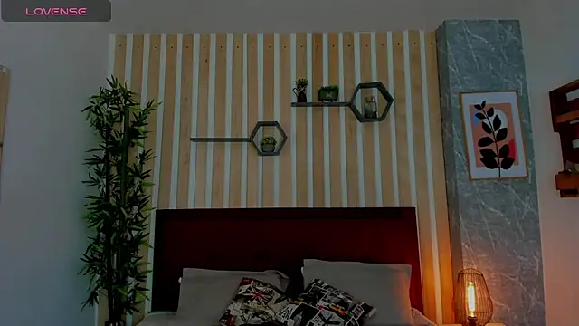 Snapshot of SamayRyann chatting on 02-11-26, 01:27 SamayRyann online show from 02-11-26, 01:27