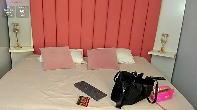 Snapshot of SamayRyann chatting on 03-11-26, 01:39 SamayRyann online show from 03-11-26, 01:39