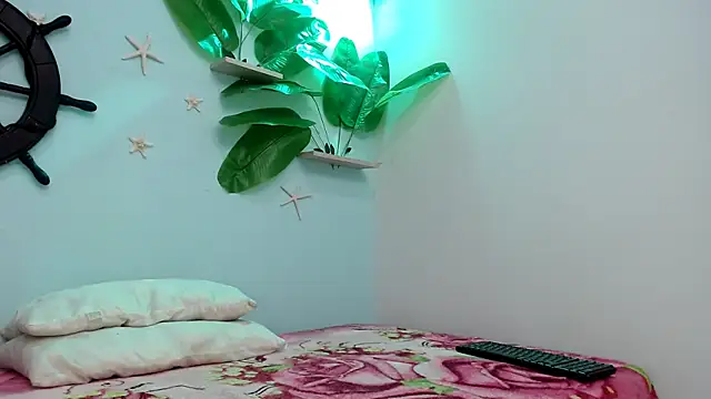 Snapshot of eladyrous98 chatting on 09-17-25, 01:24 eladyrous98 online show from 09-17-25, 01:24