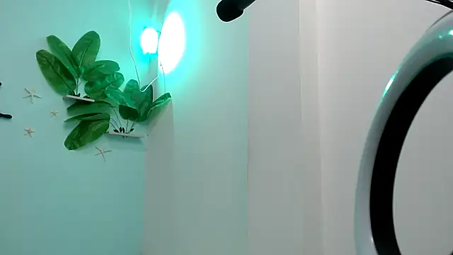 Snapshot of eladyrous98 chatting on 11-26-25, 01:28 eladyrous98 online show from 11-26-25, 01:28