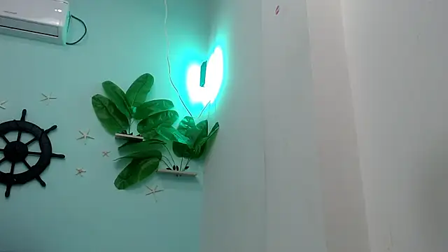 Snapshot of eladyrous98 chatting on 12-05-25, 06:44 eladyrous98 online show from 12-05-25, 06:44