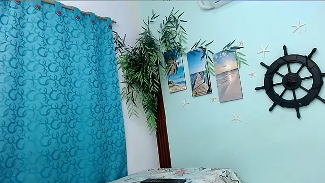 Snapshot of eladyrous98 chatting on 01-12-26, 01:05 eladyrous98 online show from 01-12-26, 01:05