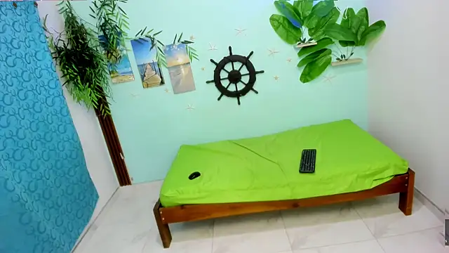 Snapshot of eladyrous98 chatting on 03-04-26, 01:39 eladyrous98 online show from 03-04-26, 01:39