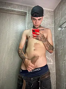 Snapshot of samm4044 chatting on 12-15-25, 09:52 samm4044 online show from 12-15-25, 09:52