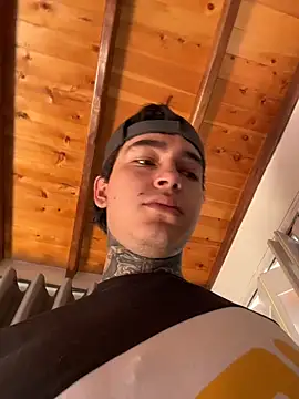 Snapshot of samm4044 chatting on 03-13-26, 06:58 samm4044 online show from 03-13-26, 06:58