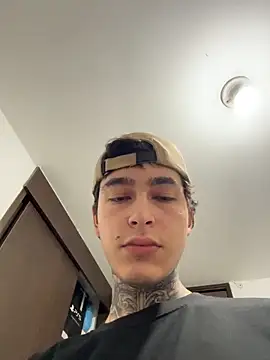 Snapshot of samm4044 chatting on 03-28-26, 05:29 samm4044 online show from 03-28-26, 05:29