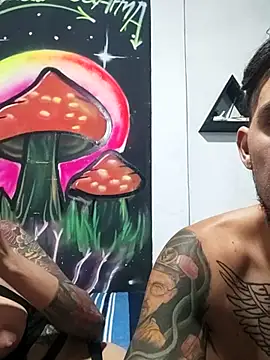 Snapshot of parejajuguetona420 chatting on 03-09-26, 03:32 parejajuguetona420 online show from 03-09-26, 03:32