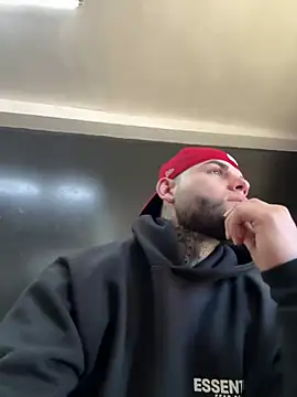 Snapshot of crazybarber69 chatting on 01-08-26, 06:10 crazybarber69 online show from 01-08-26, 06:10