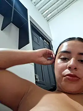 Snapshot of channell0 chatting on 11-05-25, 06:35 channell0 online show from 11-05-25, 06:35