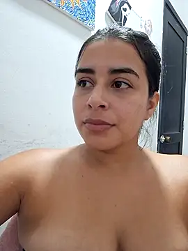 Snapshot of channell0 chatting on 12-18-25, 05:46 channell0 online show from 12-18-25, 05:46