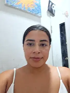 Snapshot of channell0 chatting on 01-18-26, 05:44 channell0 online show from 01-18-26, 05:44