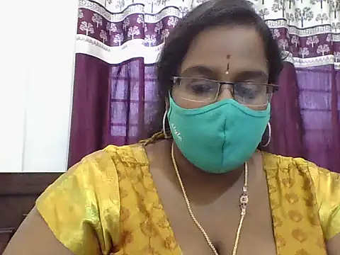 Snapshot of Reena-gowda chatting on 09-19-25, 06:37 Reena-gowda online show from 09-19-25, 06:37