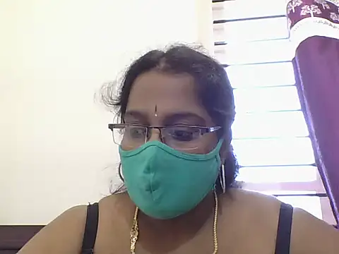 Snapshot of Reena-gowda chatting on 09-26-25, 07:12 Reena-gowda online show from 09-26-25, 07:12