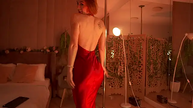 Snapshot of Serena_Waldarf chatting on 09-19-25, 06:08 Serena Waldarf online show from 09-19-25, 06:08