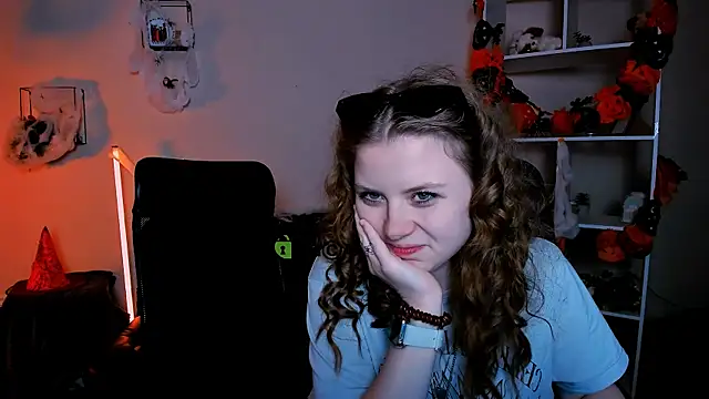 foxy tease  online show from 10-22-25, 10:42