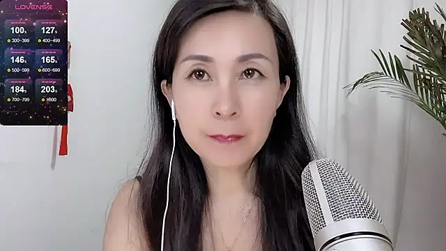 JackieBell online show from 09-18-25, 05:42