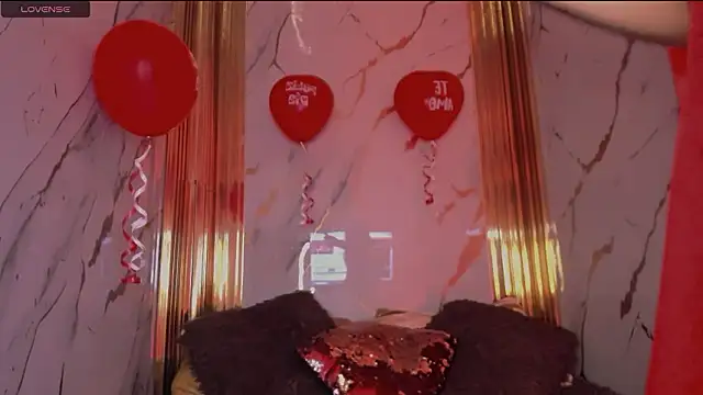 Snapshot of eimy_skinny_ chatting on 02-15-26, 12:47 eimy skinny online show from 02-15-26, 12:47