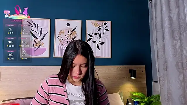 SarahMiler  online show from 12-15-25, 05:39