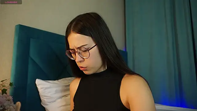 ywixos online show from 10-17-25, 02:41