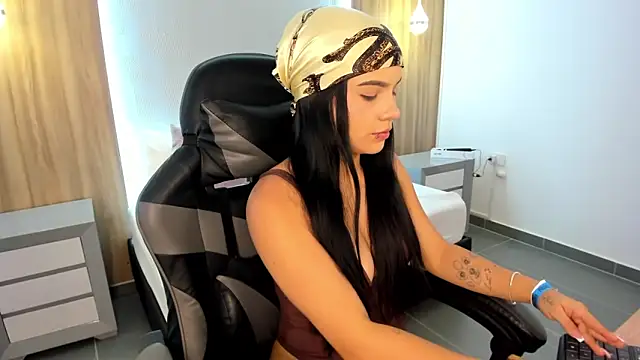 megara x  online show from 11-04-25, 02:10