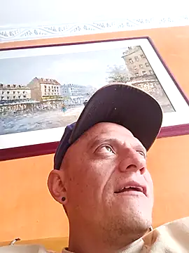 leon8013A online show from 11-06-25, 02:51