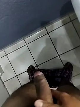 Snapshot of Leofj007 chatting on 10-31-25, 06:58 Leofj007 online show from 10-31-25, 06:58