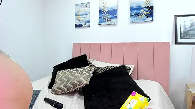 Maddy Mills online show from 04-23-26, 07:05