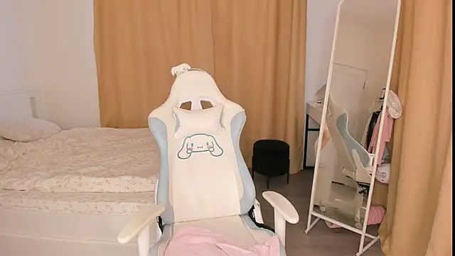 Snapshot of mayyacozyy chatting on 02-17-26, 06:43 mayyacozyy online show from 02-17-26, 06:43