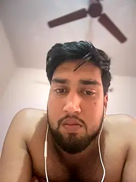 Snapshot of aka_big chatting on 11-18-25, 07:24 aka big online show from 11-18-25, 07:24