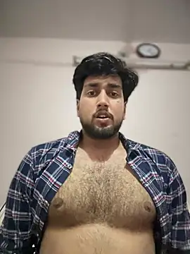 Snapshot of aka_big chatting on 02-10-26, 07:40 aka big online show from 02-10-26, 07:40