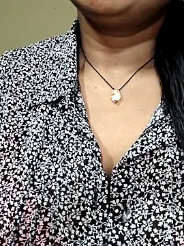 Snapshot of Hotty_Sonali chatting on 09-28-25, 12:49 Hotty Sonali online show from 09-28-25, 12:49