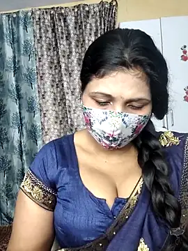 Snapshot of Hotty_Sonali chatting on 02-01-26, 02:32 Hotty Sonali online show from 02-01-26, 02:32