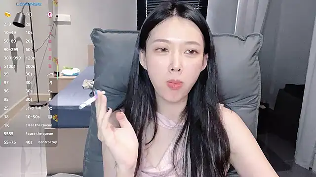 NiNi-baby520 online show from 10-09-25, 07:28