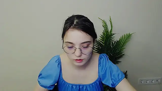 Snapshot of Sun_Shine__ chatting on 05-05-26, 09:34 Sun Shine online show from 05-05-26, 09:34