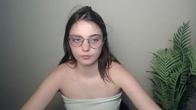 Snapshot of Sun_Shine__ chatting on 06-23-26, 09:46 Sun Shine online show from 06-23-26, 09:46