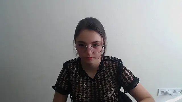 Snapshot of Sun_Shine__ chatting on 07-12-26, 03:25 Sun Shine online show from 07-12-26, 03:25